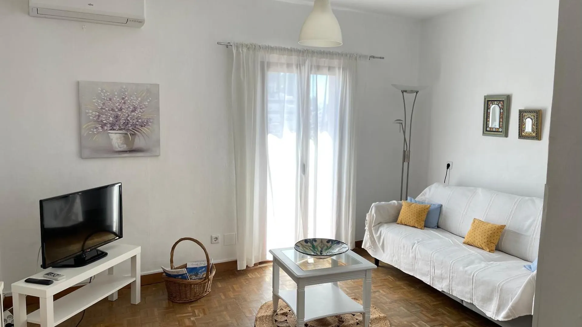 Precioso Apartamento Con Vistas En El Centro De Mijas Pueblo contacts